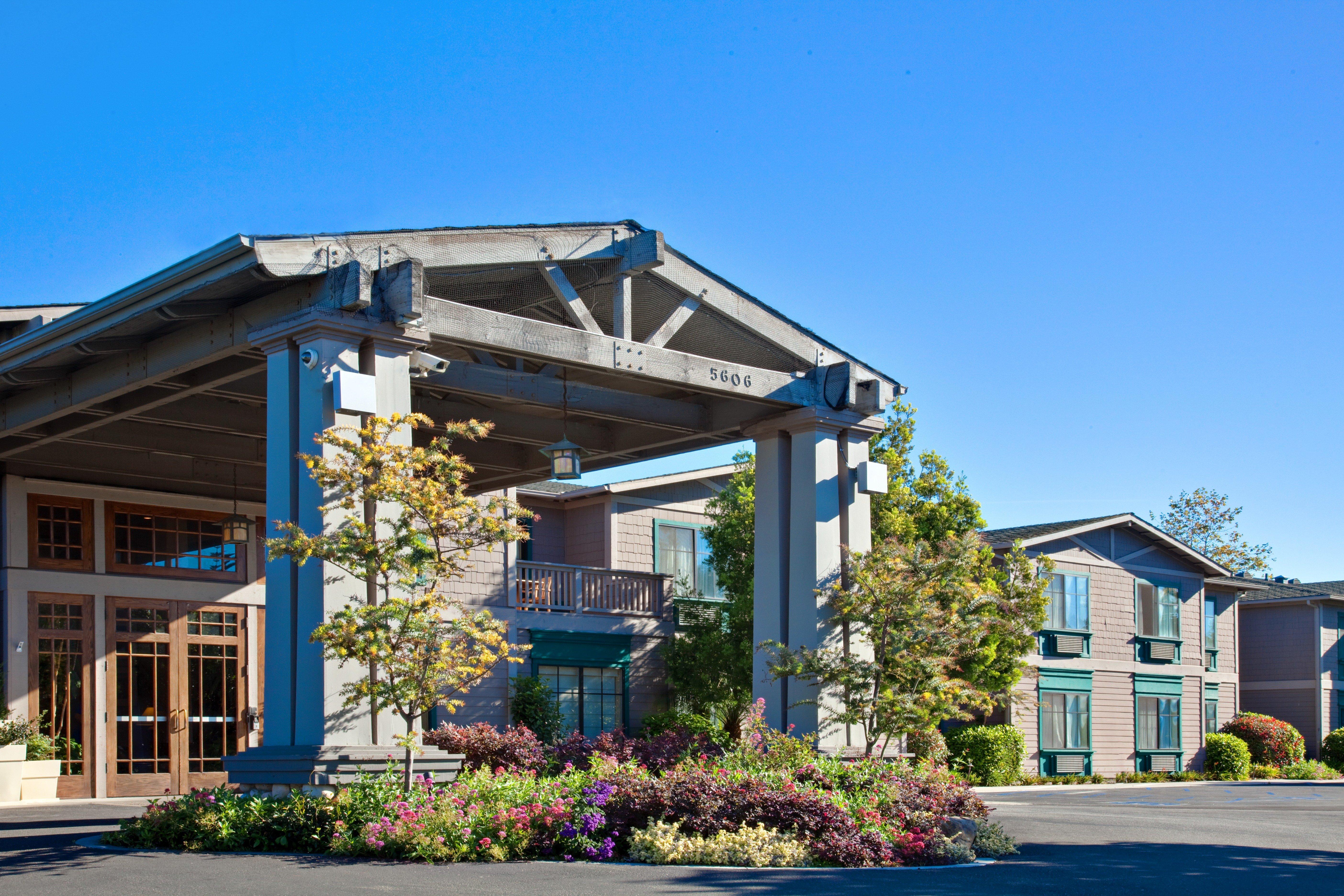 Holiday Inn Express & Suites Carpinteria By Ihg Bagian luar foto