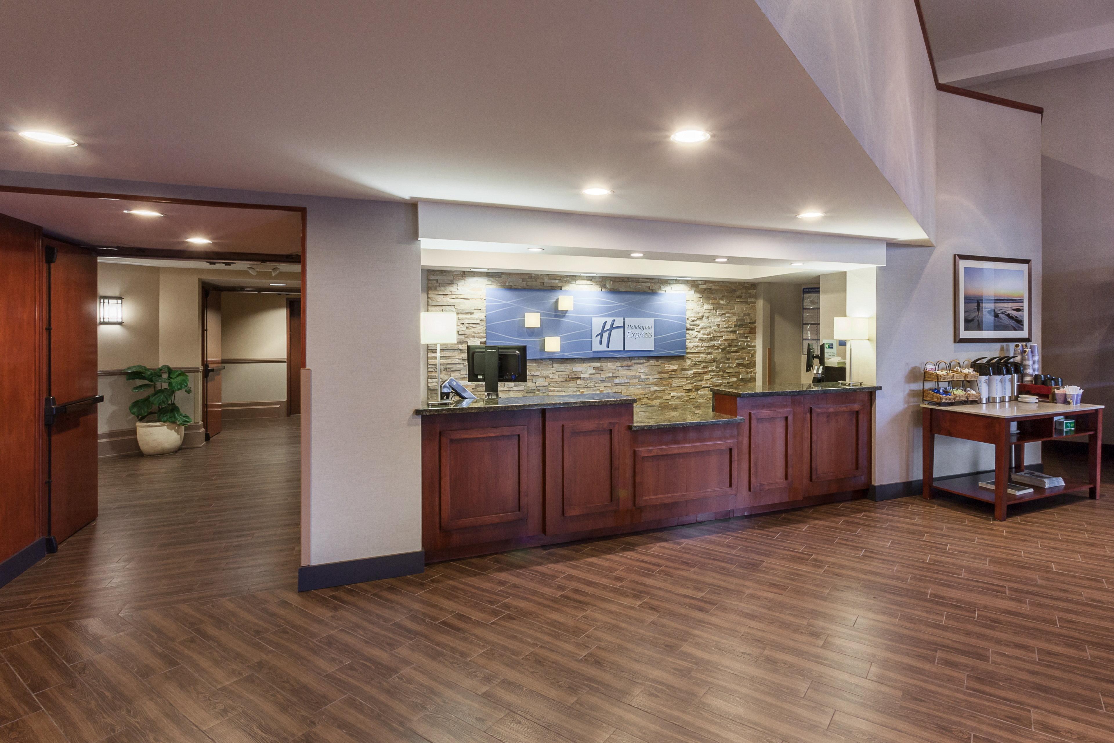 Holiday Inn Express & Suites Carpinteria By Ihg Bagian luar foto
